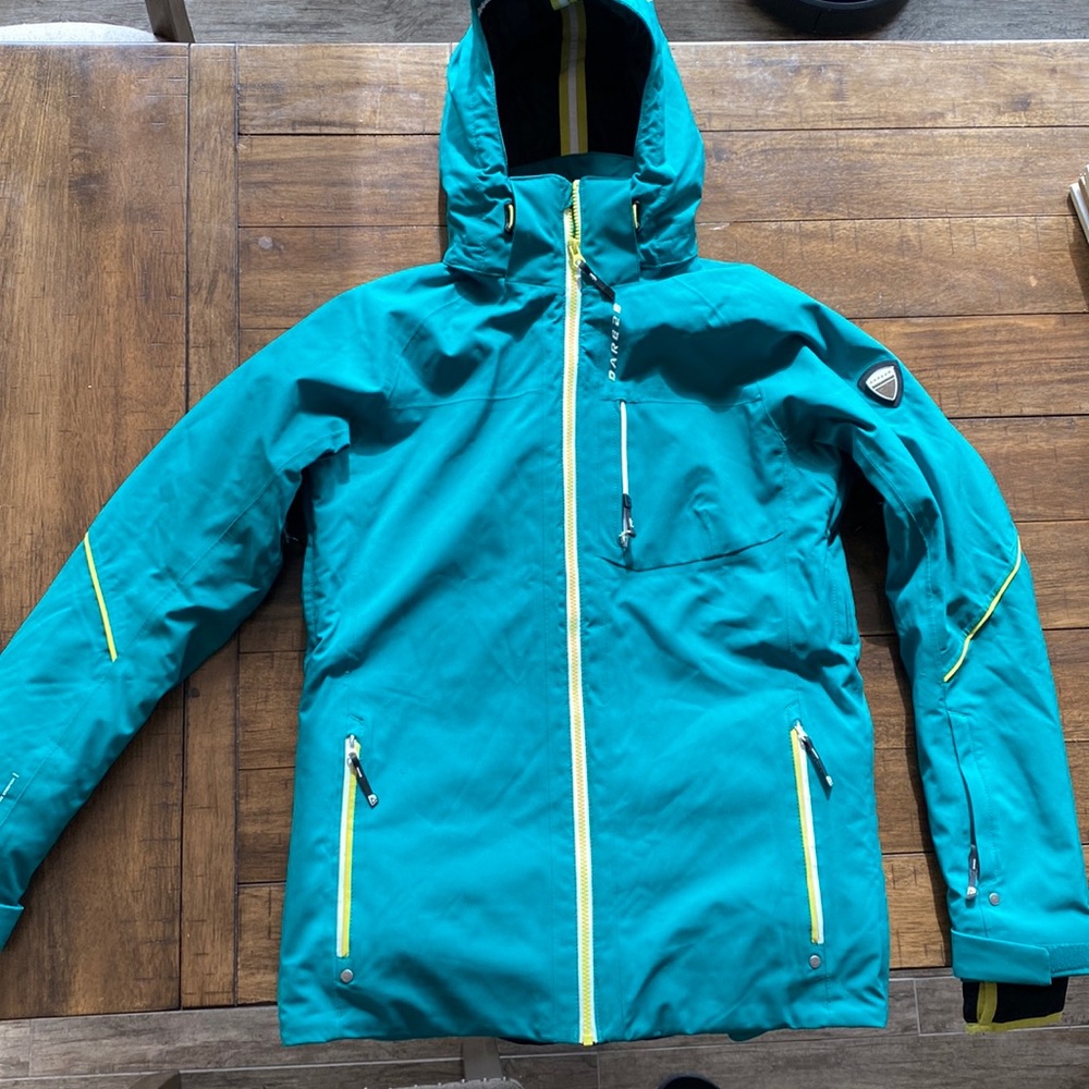 Snowboarding / Skiing jacket